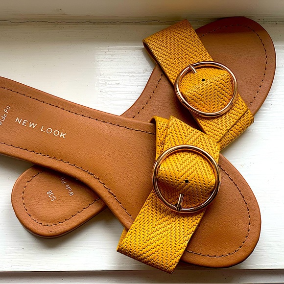 New Look wide fit ring detail sandal in yellow - Picture 5 of 5